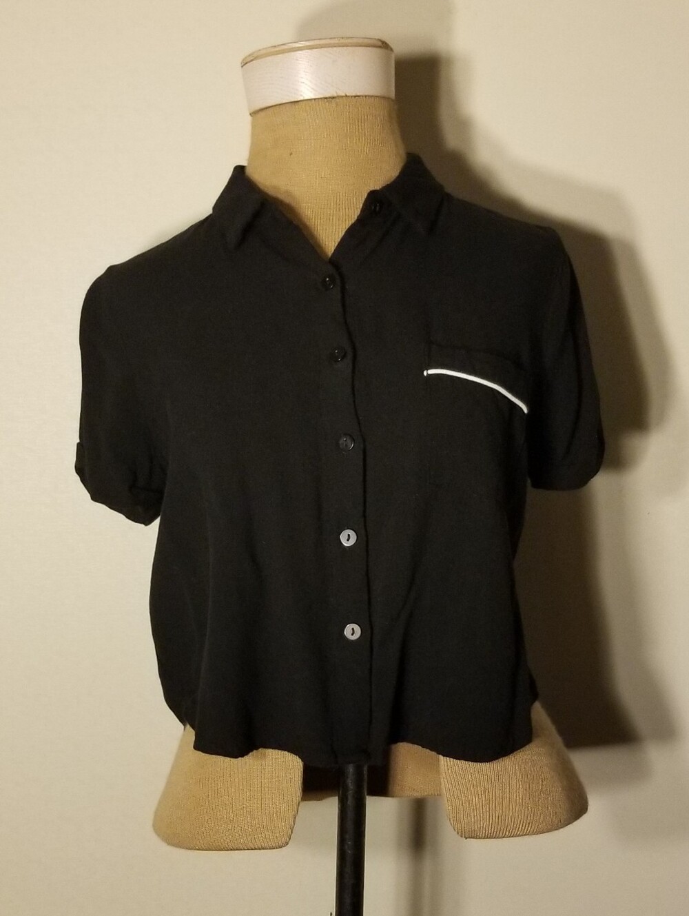 Vintage Forever 21 Black Cropped Retro Style Bowling Shirt Size Medium